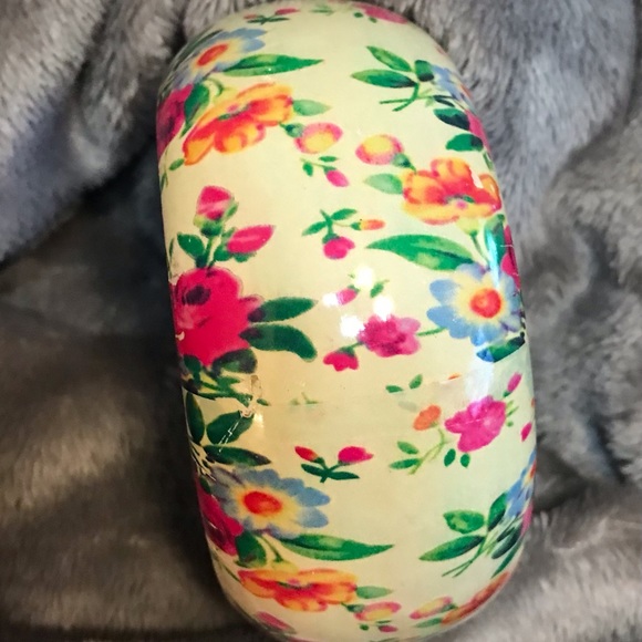 Adorable vintage floral bangle - Picture 2 of 6